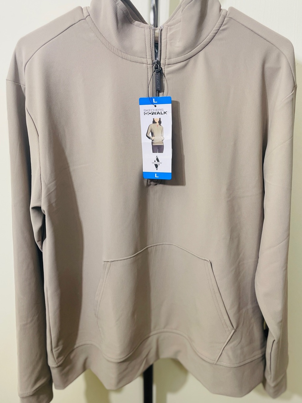 Skechers GOwalk Lightweight Pullover Hoodie with zipper